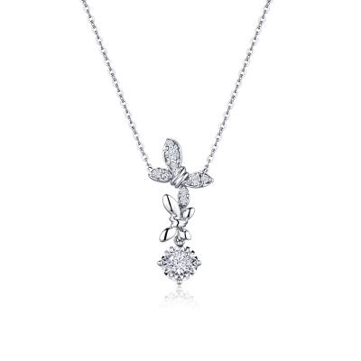 六福珠寶18K金頸鏈 - “覓光蝶影”18K金(分色)鑽石頸鏈