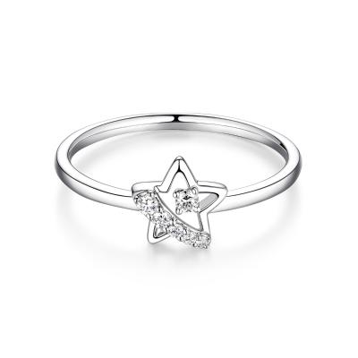 六福珠寶18K金戒指 - “星光熠熠”18K(白色)鑽石戒指