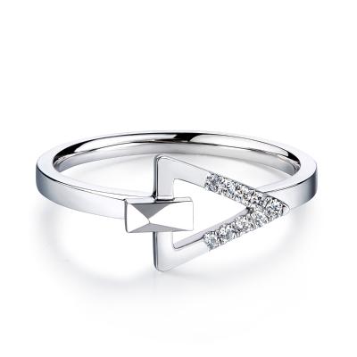 六福珠寶18K金戒指 - "簡約幾何"18K金(白色)鑽石戒指